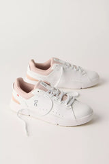 On Roger Advantage Sneakers