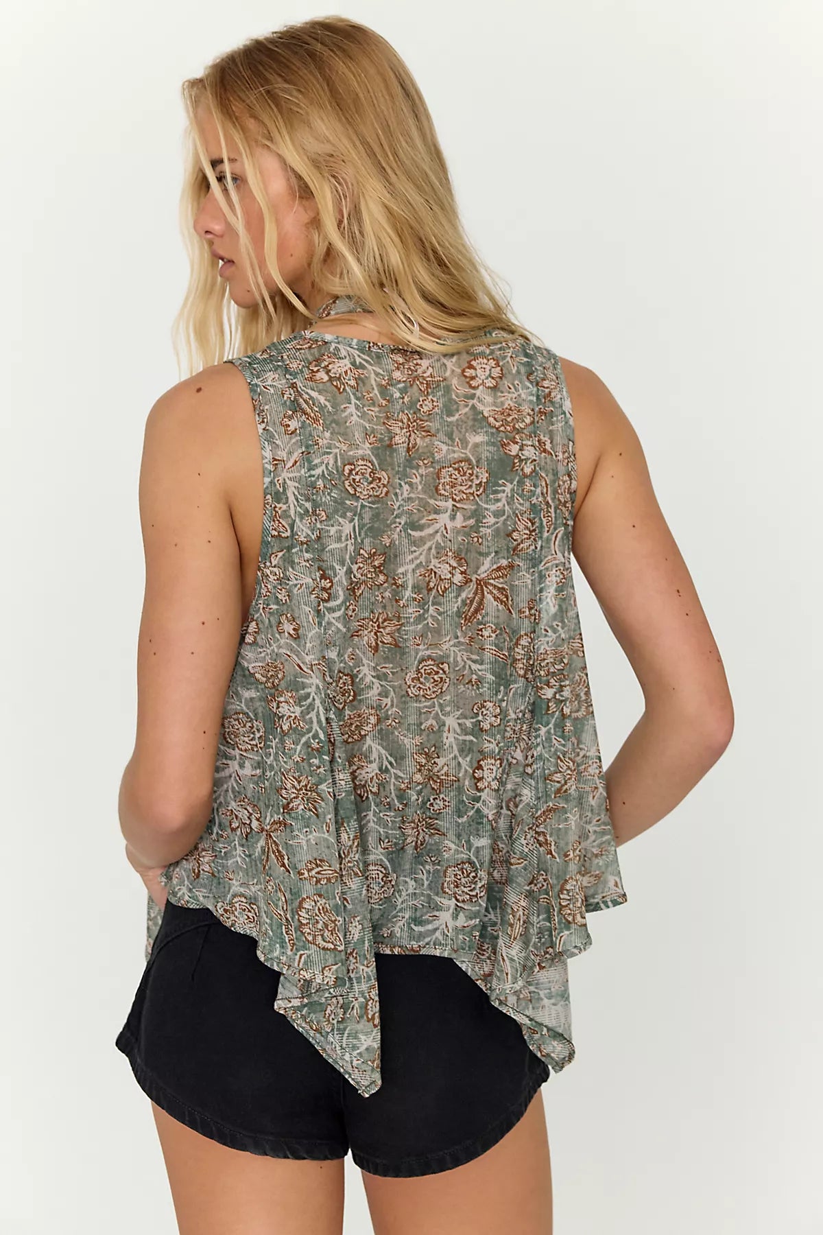 Leanne Top