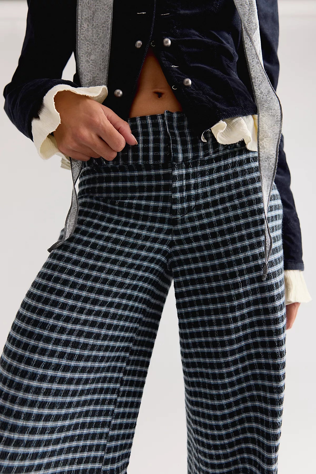 Time Flies Low-Rise Clean Trousers