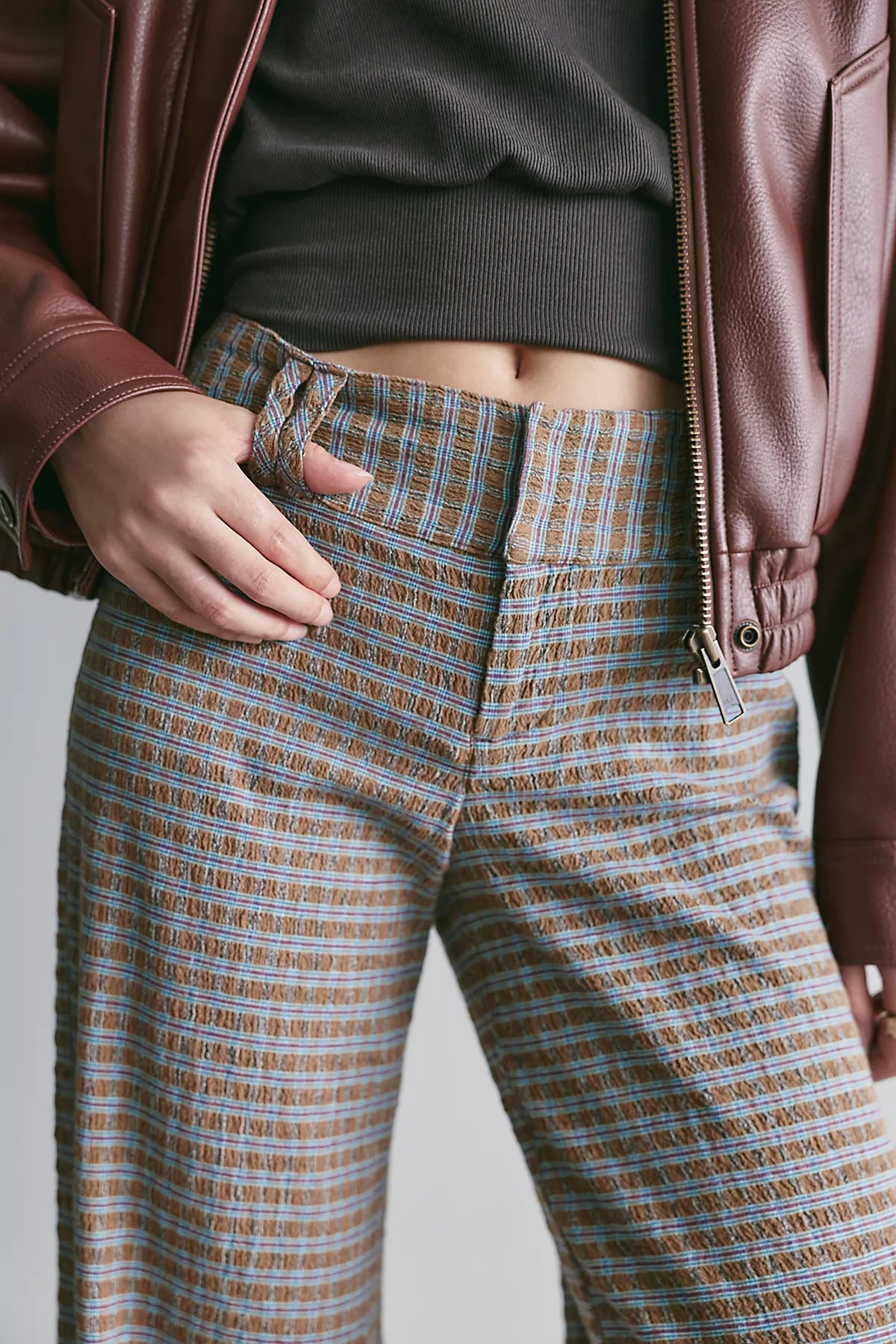 Time Flies Low-Rise Clean Trousers