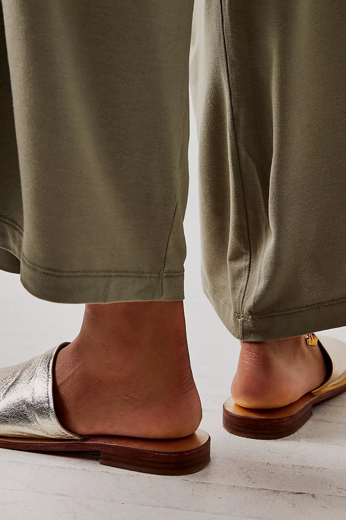 Vicente Slide Sandals